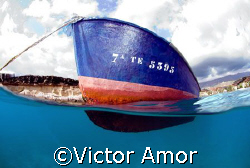Small ship by Victor Amor 